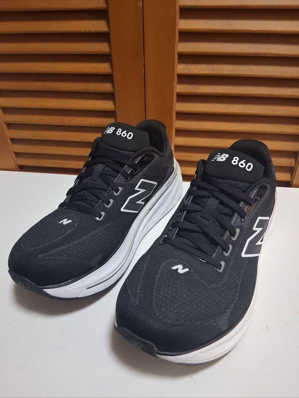 New Balance Fresh Foam X 860v15 Men's Sneaker Size 11.5 (2E) Comfort Sneakers
